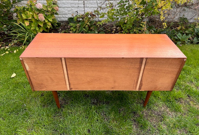 Mid Century Modern Austinsuite Teak Side Board, Danish Design, Media Unit, Living Room Furniture, Hall Console, 1960's Furniture Mid Century Modern Austinsuite Teak Side Board, Danish Design, Media Unit, Living Room Furniture, Hall Console, 1960's Furniture