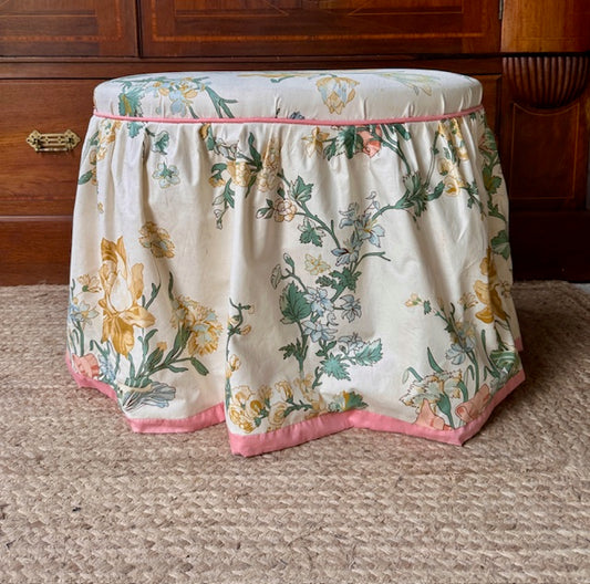 Vintage Skirted Dressing Table Stool, Vanity Stool, Silk Floral Frill Cushion, Bedroom Furniture, Cottagecore Decor, English Country Home Style Home Decor