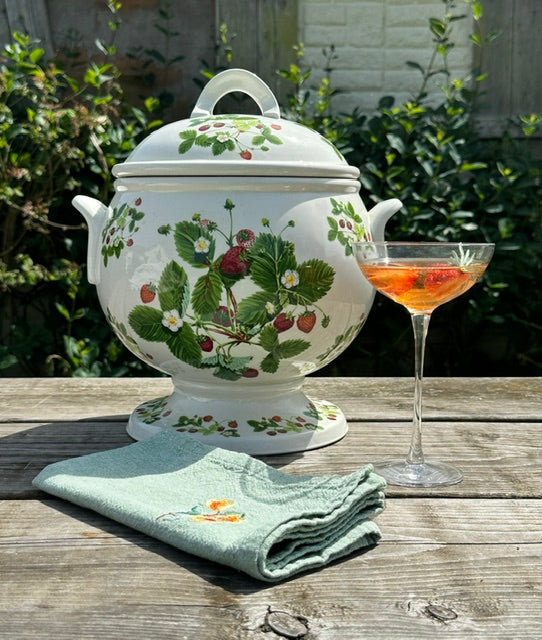 Portmeirion Summer Strawberries Tureen, Anghard Menna, Large