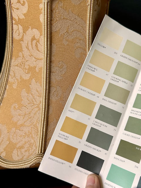 Vintage Brass Table Lamp Base, With Golden Scalloped Lamp Shade, Bedside Lamp, Small Table, Console Lamp, With Shade, Rustic Home Decor, Cottagecore Decor