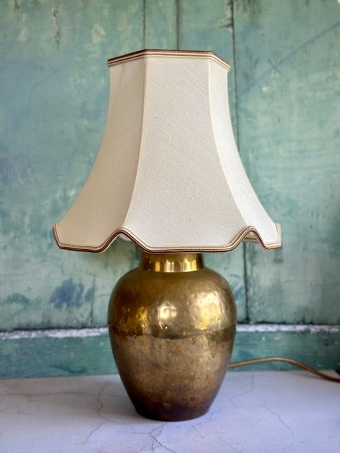 Large Vintage BHS Indian Hammered Brass Table Lamp Base, With Cream Scalloped Shade, Large Bedside Lamp, Decorative Lamp, Rustic Home Decor, Cottagecore Decor