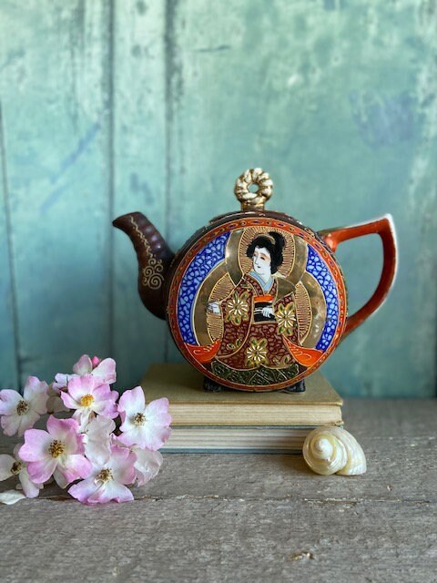 Vintage Japanese Tea Pot, Oriental Satsuma Pottery, Chinese, Decorative, Colourful, Bright Hand Painted , Japandi Decor, Japanese Decor,