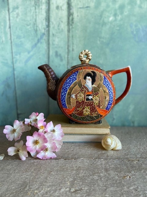 Vintage Japanese Tea Pot, Oriental Satsuma Pottery, Chinese, Decorative, Colourful, Bright Hand Painted , Japandi Decor, Japanese Decor,