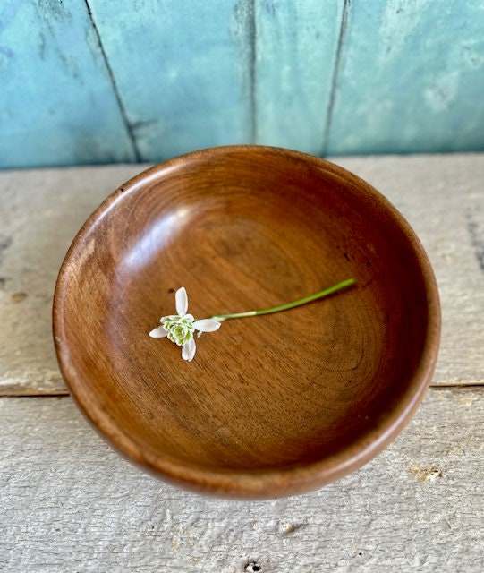Vintage Medium Wooden Bowl, Wood Turned, Trinket Dish, Serving Bowl, Car Key Dish, Cottagecore, Rustic Home Decor, Sustainable Wooden Gifts
